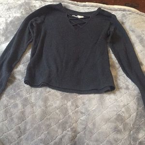 Long sleeve with crisscross